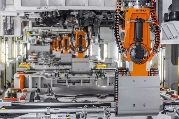 捷瑞空氣直擊產(chǎn)線 探秘寶馬530Le背后的工業(yè)4.0與柔性生產(chǎn)工廠